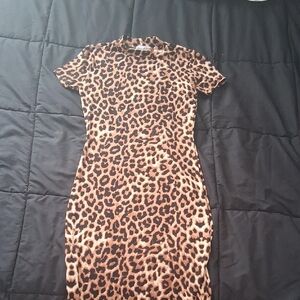 Chic Leopard Print Midi Dress